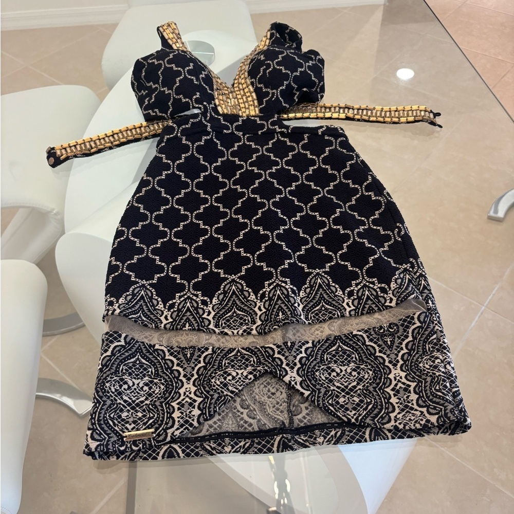 Elegant Black and Gold Small Dress & Gold Waist Band ❤️❤️❤️